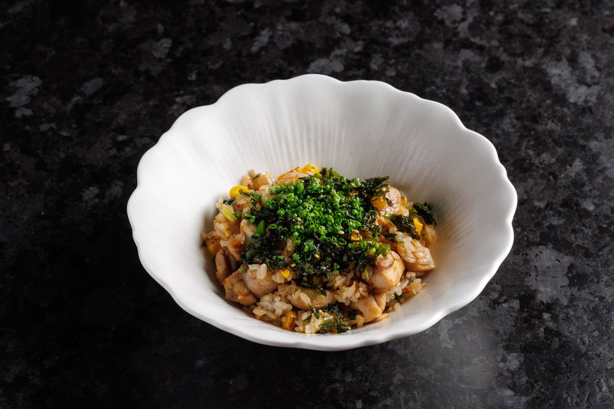 Жареный рис с цыпленком и кукурузой