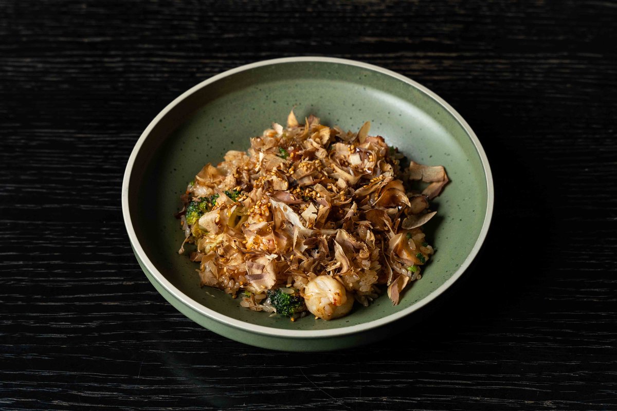 Жареный рис с креветками и осьминогом